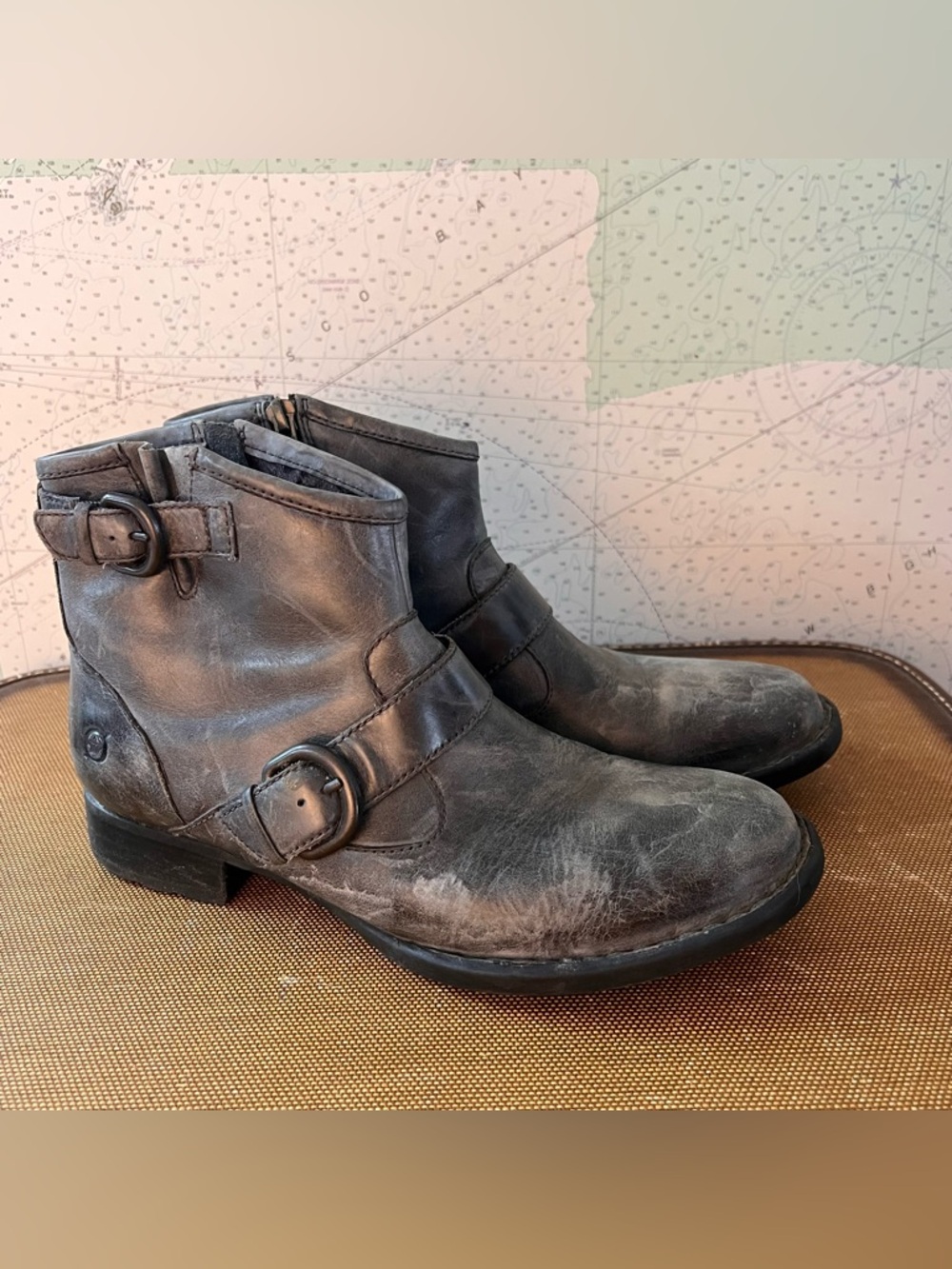 EUC! Born Distressed Gray Leather Lined Zip-up Buckles Low Heel Boots Size 9
